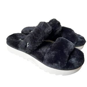KOOLABURRA BY UGG FUZZ ON FAUX-FUR SLIDE ON BLACK SANDALS